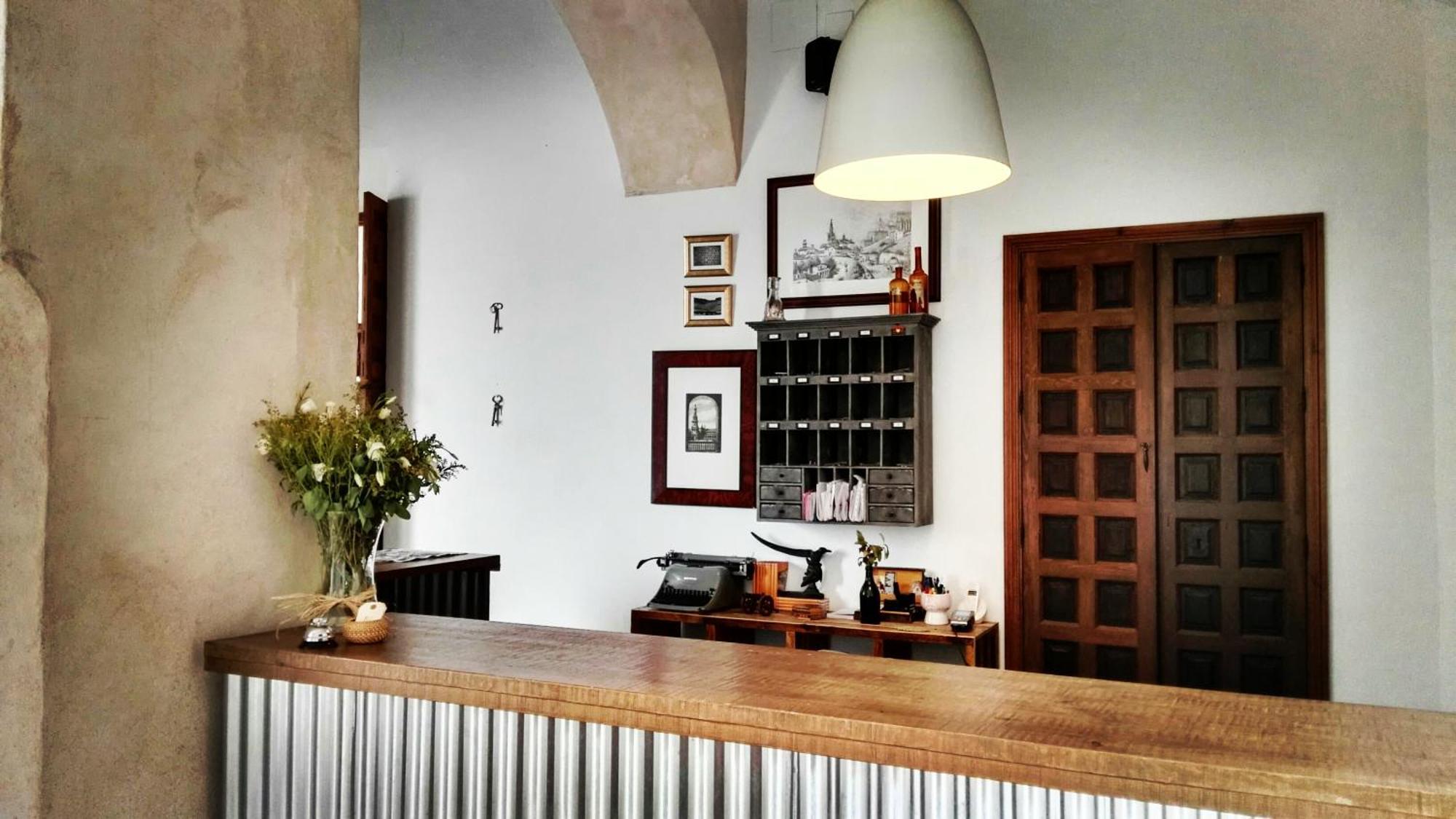 Hostal Cafe Frenteabastos Кармона Экстерьер фото