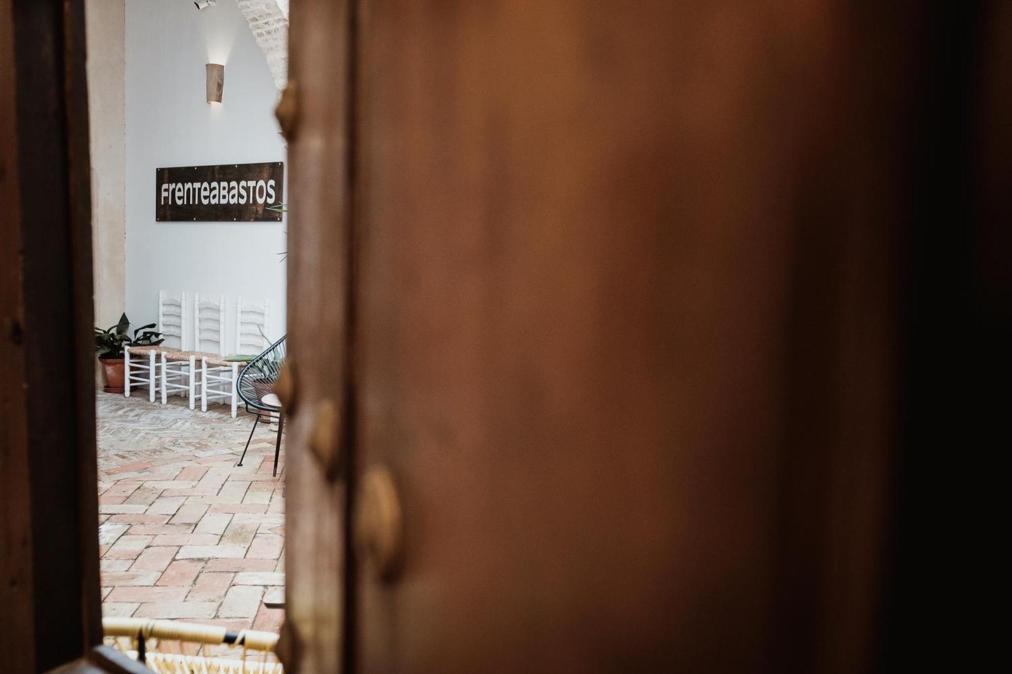 Hostal Cafe Frenteabastos Кармона Экстерьер фото