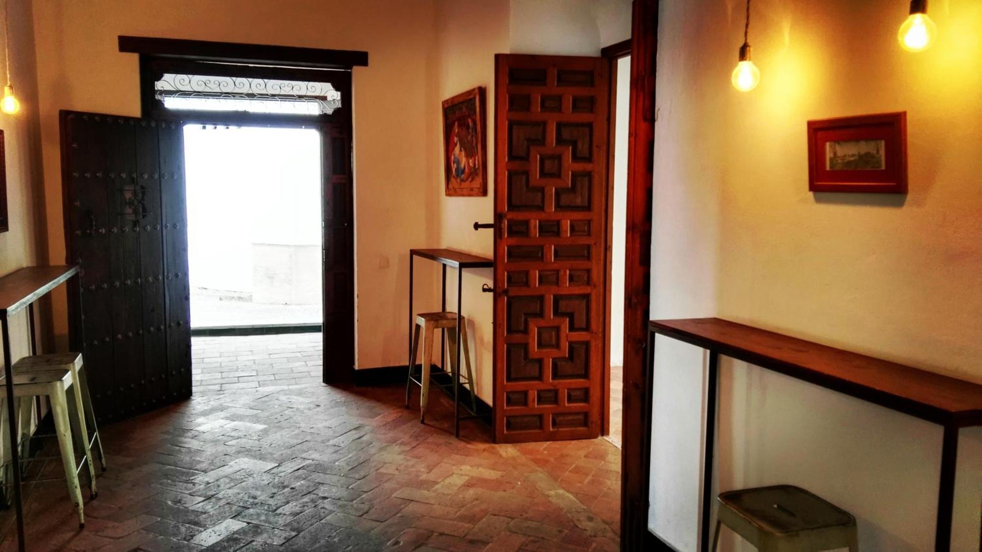 Hostal Cafe Frenteabastos Кармона Экстерьер фото