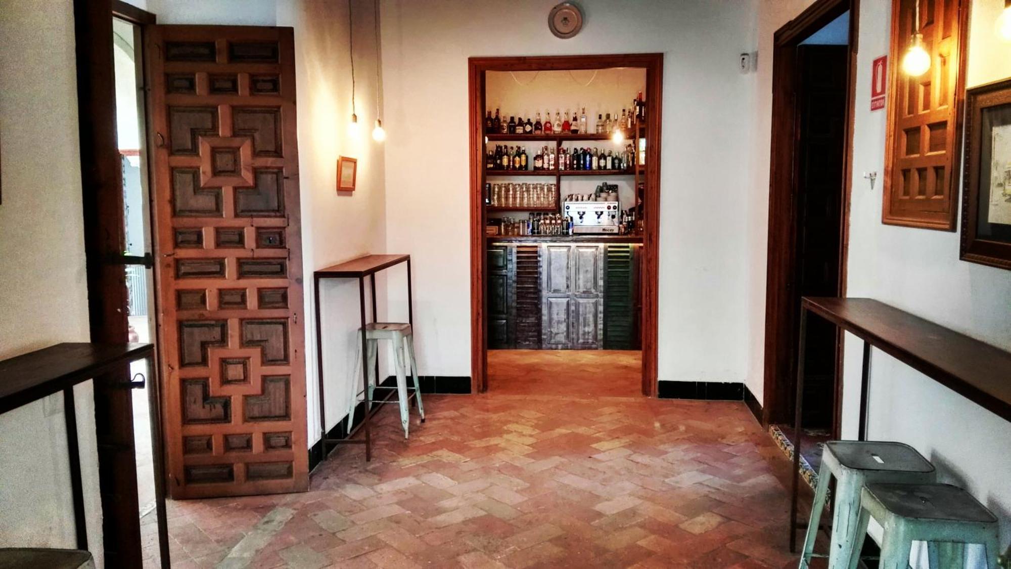 Hostal Cafe Frenteabastos Кармона Экстерьер фото