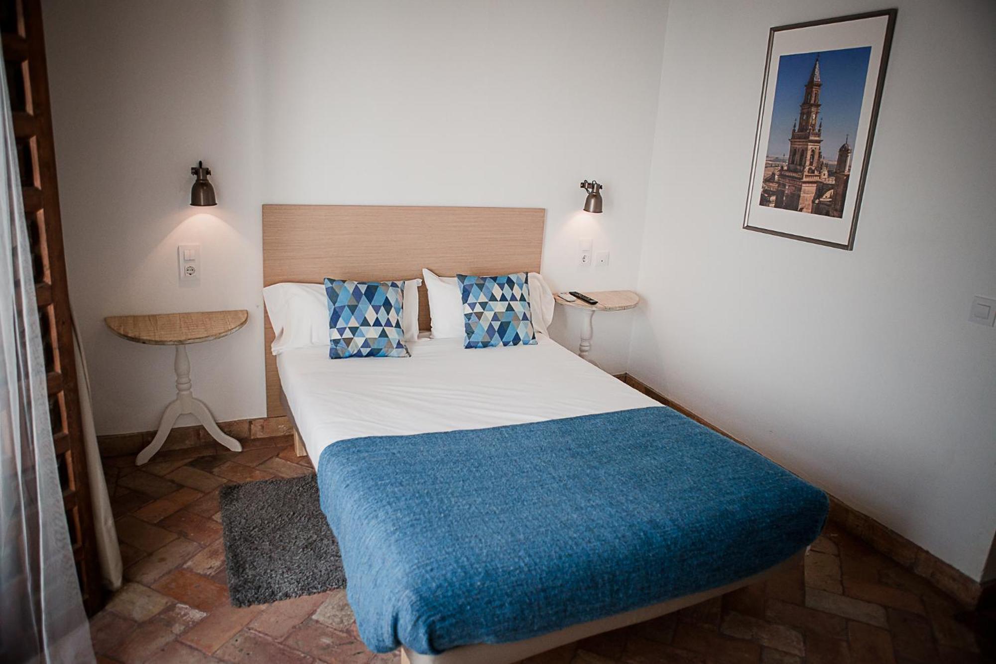 Hostal Cafe Frenteabastos Кармона Экстерьер фото