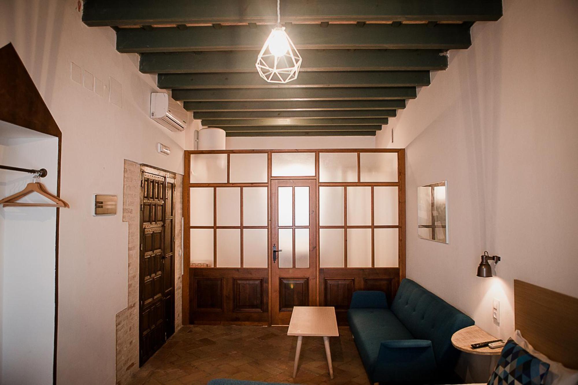 Hostal Cafe Frenteabastos Кармона Экстерьер фото