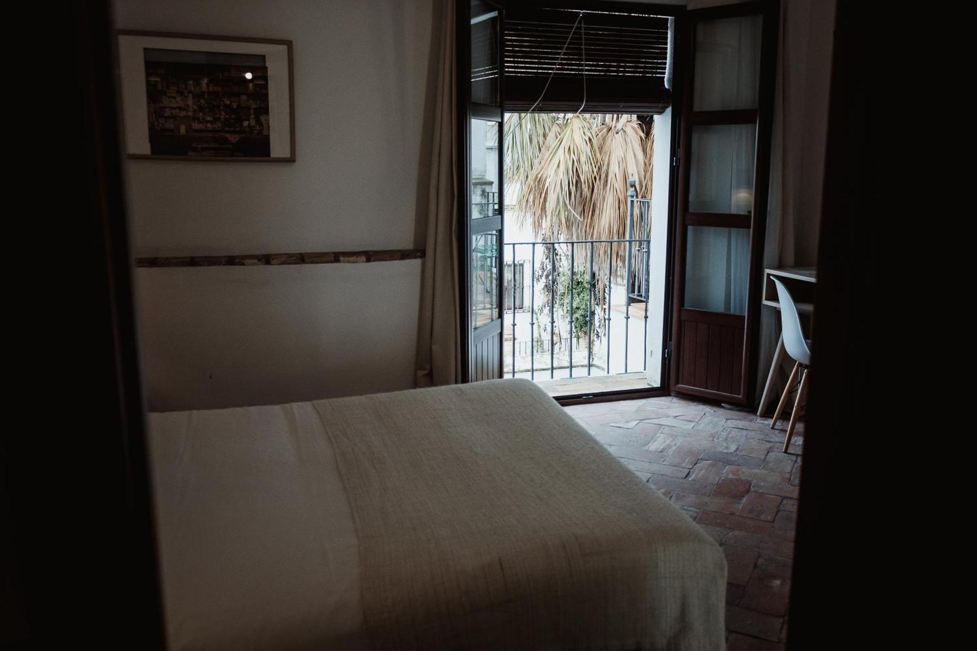 Hostal Cafe Frenteabastos Кармона Экстерьер фото